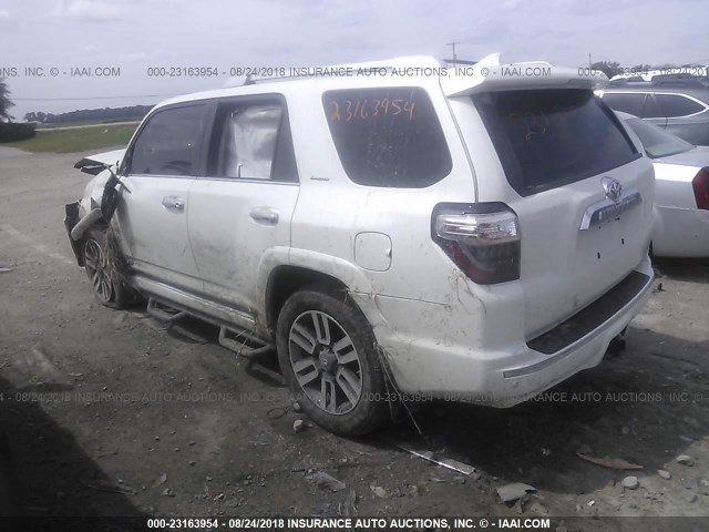 JTEBU5JR6H5460877 - 2017 TOYOTA 4RUNNER SR5 PREM/LTDL/TRAIL/TRD Biały zdjęcie 3