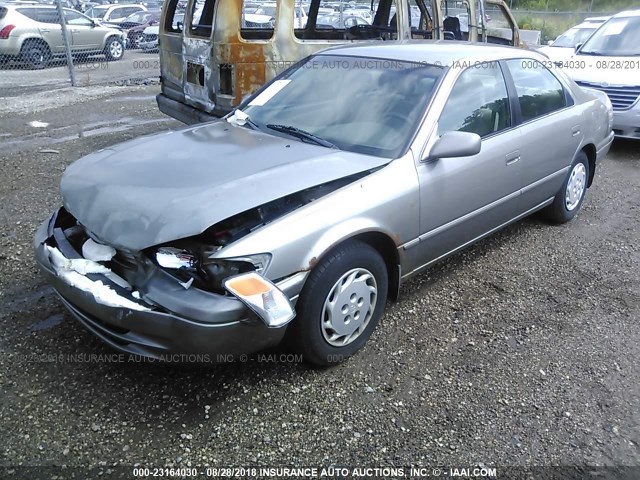 4T1BG28K2WU371454 - 1998 TOYOTA CAMRY CE/LE/XLE 金色 照片 2
