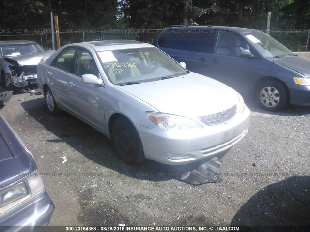 4T1BE32K52U098654 - 2002 TOYOTA CAMRY LE/XLE/SE Gümüş foto 1