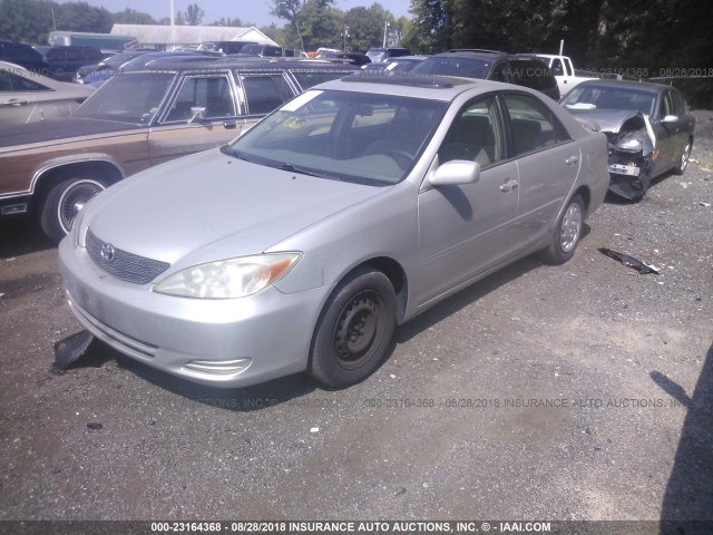 4T1BE32K52U098654 - 2002 TOYOTA CAMRY LE/XLE/SE Gümüş foto 2