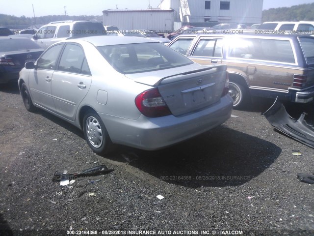 4T1BE32K52U098654 - 2002 TOYOTA CAMRY LE/XLE/SE Gümüş foto 3