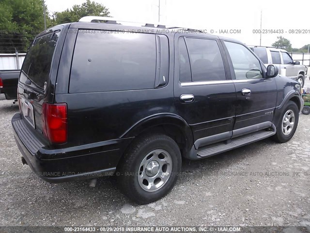 5LMPU28L3WLJ10151 - 1998 LINCOLN NAVIGATOR Schwarz Foto 4