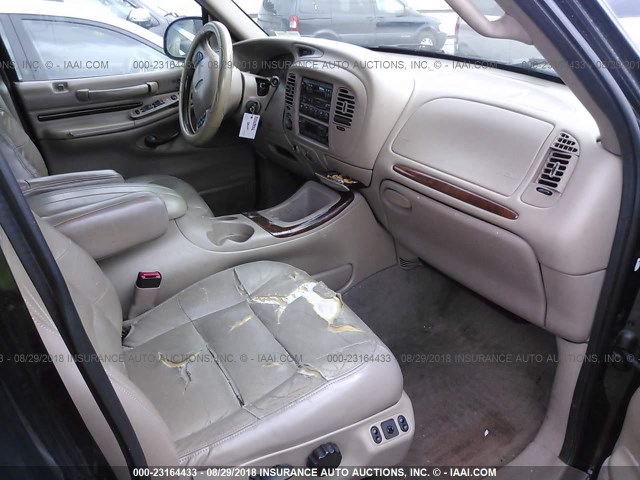5LMPU28L3WLJ10151 - 1998 LINCOLN NAVIGATOR Schwarz Foto 5