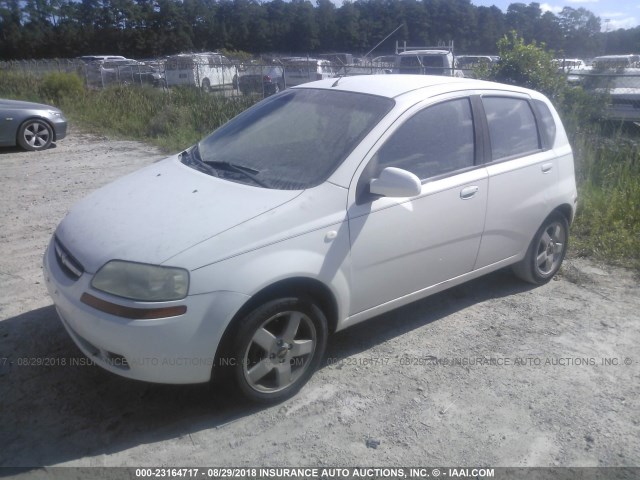 KL1TD666X6B682616 - 2006 CHEVROLET AVEO LS WHITE photo 2
