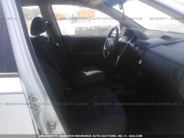 KL1TD666X6B682616 - 2006 CHEVROLET AVEO LS WHITE photo 5