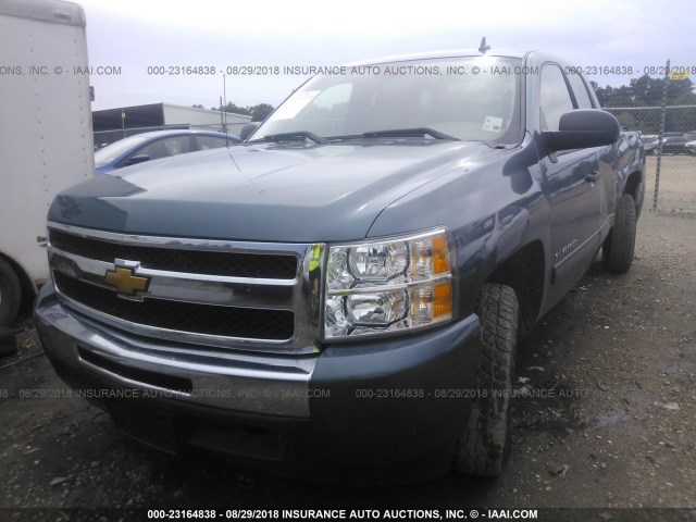 1GCRCREA8BZ158010 - 2011 CHEVROLET SILVERADO C1500  LS BLUE photo 2