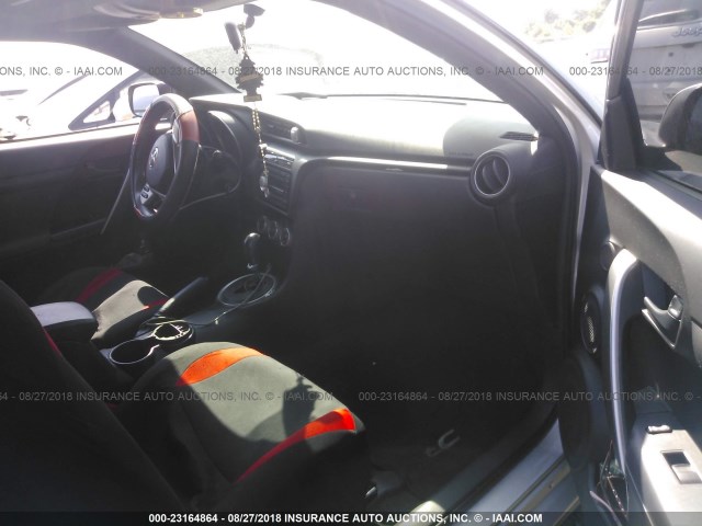 JTKJF5C74B3009299 - 2011 TOYOTA SCION TC 银色 照片 5