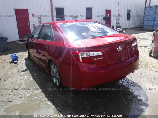 4T1BF1FK1CU636845 - 2012 TOYOTA CAMRY SE/LE/XLE წითელი ფოტო 3