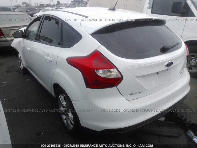 1FADP3K21EL288040 - 2014 FORD FOCUS SE WHITE photo 3