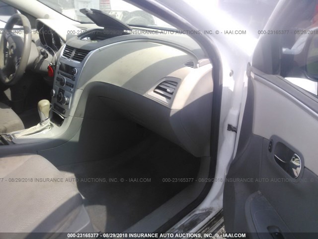 1G1ZC5E02CF210355 - 2012 CHEVROLET MALIBU 1LT თეთრი ფოტო 5