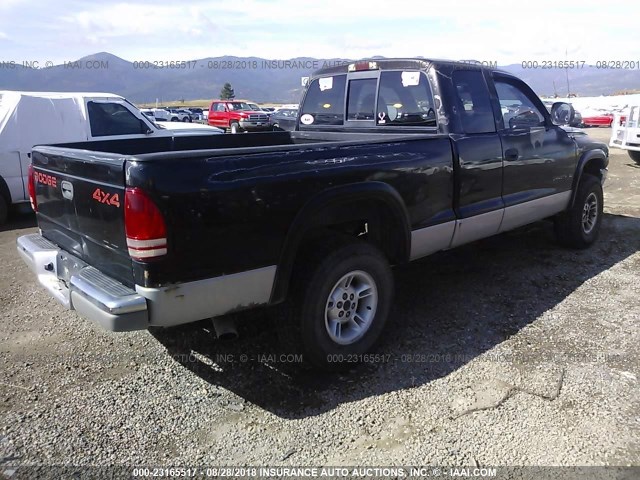 1B7GG22N2YS636529 - 2000 DODGE DAKOTA BLACK photo 4