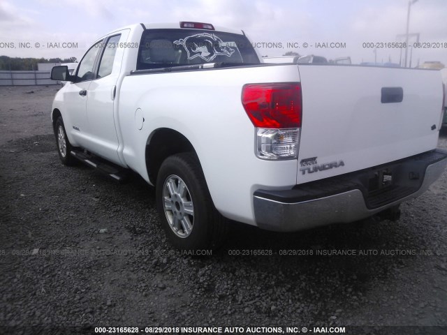 5TFRM5F17BX026923 - 2011 TOYOTA TUNDRA DOUBLE CAB SR5 WHITE photo 3