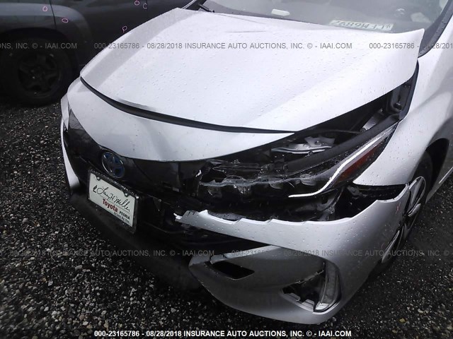 JTDKARFP9H3054745 - 2017 TOYOTA PRIUS PRIME  银色 照片 6