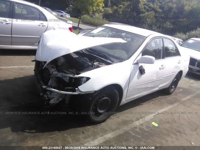 4T1BE32K84U358712 - 2004 TOYOTA CAMRY LE/XLE/SE WHITE photo 2
