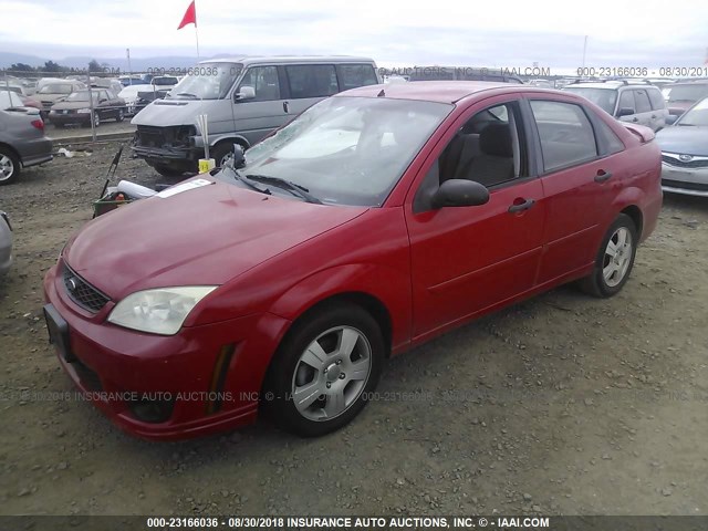 1FAFP34N57W200902 - 2007 FORD FOCUS ZX4/S/SE/SES RED photo 2