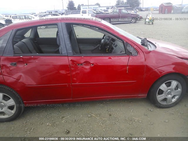 1FAFP34N57W200902 - 2007 FORD FOCUS ZX4/S/SE/SES RED photo 6