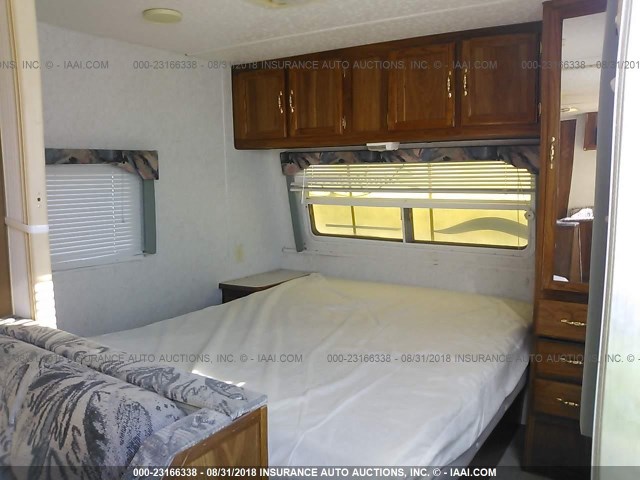 4X4TSAZ20YC013174 - 2000 FOREST RIVER SANDPIPER  白色 照片 5