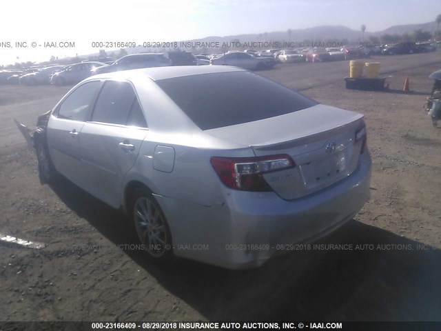 4T4BF1FK0CR247684 - 2012 TOYOTA CAMRY SE/LE/XLE SILVER photo 3