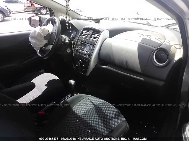 3N1CE2CP1FL408556 - 2015 NISSAN VERSA NOTE S/S PLUS/SV/SL/SR GRAY photo 5