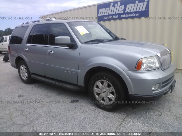 5LMFU27546LJ13929 - 2006 LINCOLN NAVIGATOR Silber Foto 1