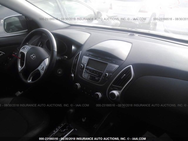 KM8JU3AC5CU328090 - 2012 HYUNDAI TUCSON GLS/LIMITED 银色 照片 5