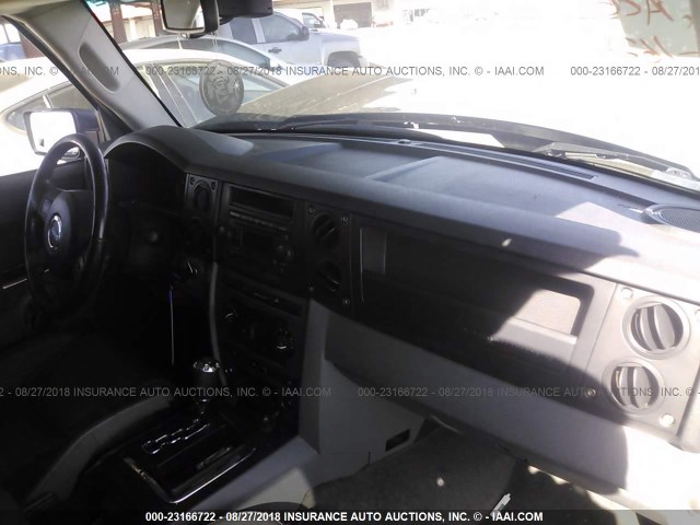 1J8HH48N36C253803 - 2006 JEEP COMMANDER BLACK photo 5