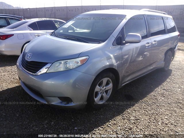 5TDKK3DCXBS134667 - 2011 TOYOTA SIENNA LE SILVER photo 2