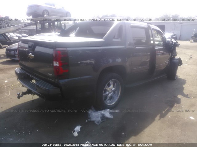 3GNVKFE06AG129960 - 2010 CHEVROLET AVALANCHE LT GRAY photo 4