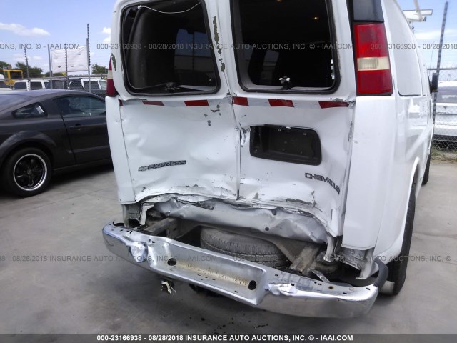 1GBFG15T361214485 - 2006 CHEVROLET EXPRESS G1500  WHITE photo 6