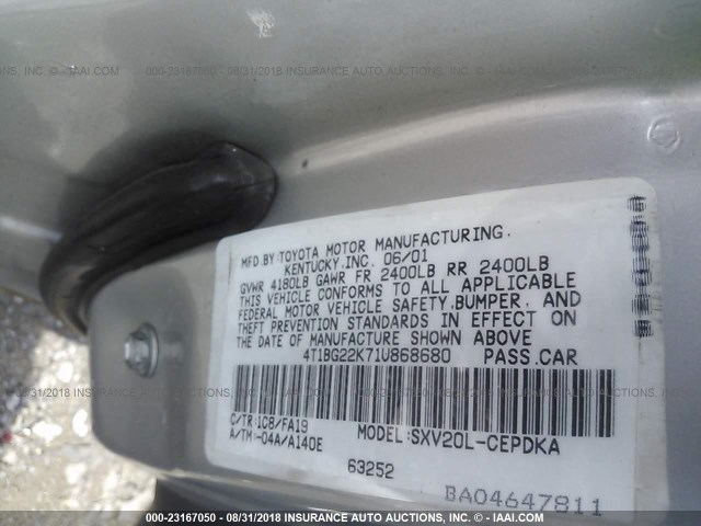 4T1BG22K71U868680 - 2001 TOYOTA CAMRY CE/LE/XLE 银色 照片 9