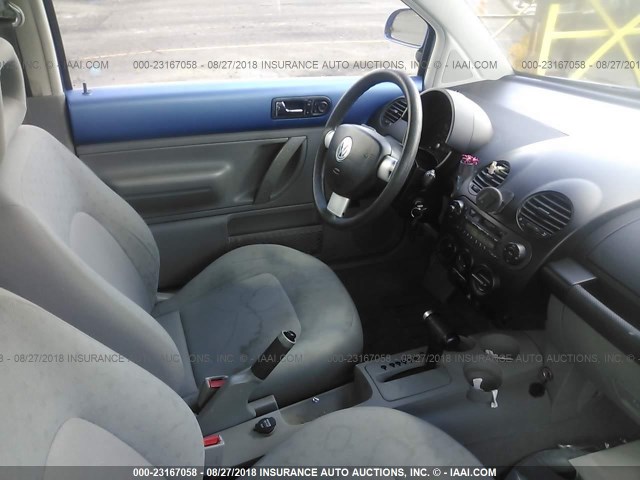 3VWBB61C7WM044014 - 1998 VOLKSWAGEN NEW BEETLE 蓝色 照片 5