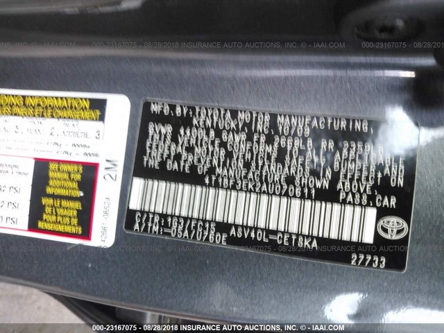 4T1BF3EK2AU070611 - 2010 TOYOTA CAMRY SE/LE/XLE ნაცრისფერი ფოტო 9