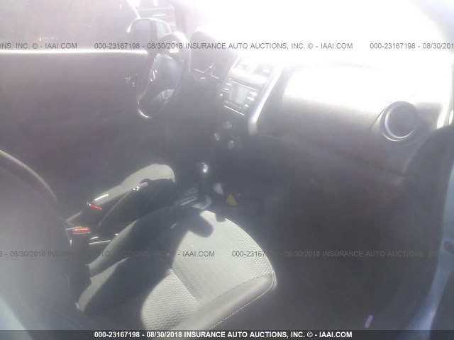 3N1CE2CP8EL363985 - 2014 NISSAN VERSA NOTE S/S PLUS/SV/SL BLUE photo 5