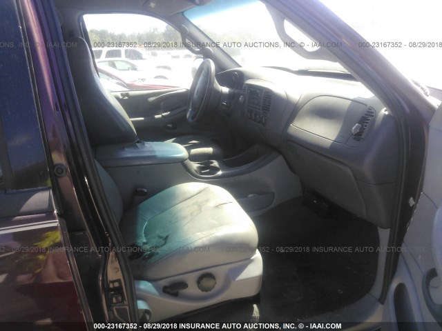 1FMFU16LXYLB85878 - 2000 FORD EXPEDITION XLT BURGUNDY photo 5