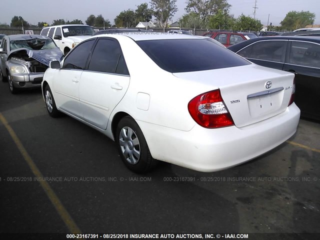 4T1BE32K33U211860 - 2003 TOYOTA CAMRY LE/XLE/SE WHITE photo 3