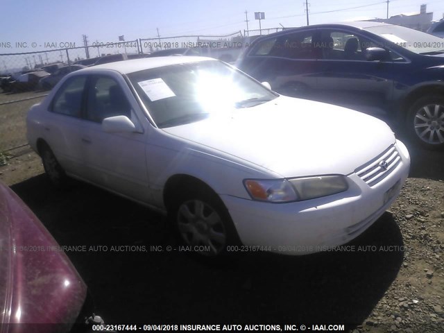 JT2BG22K6W0224356 - 1998 TOYOTA CAMRY CE/LE/XLE 白色 照片 1