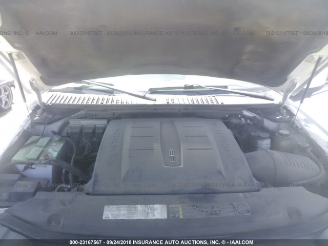 5LMFU275X6LJ01798 - 2006 LINCOLN NAVIGATOR Beyaz fotoğraf 10