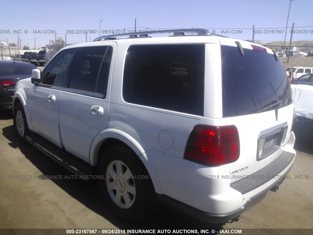 5LMFU275X6LJ01798 - 2006 LINCOLN NAVIGATOR Beyaz fotoğraf 3