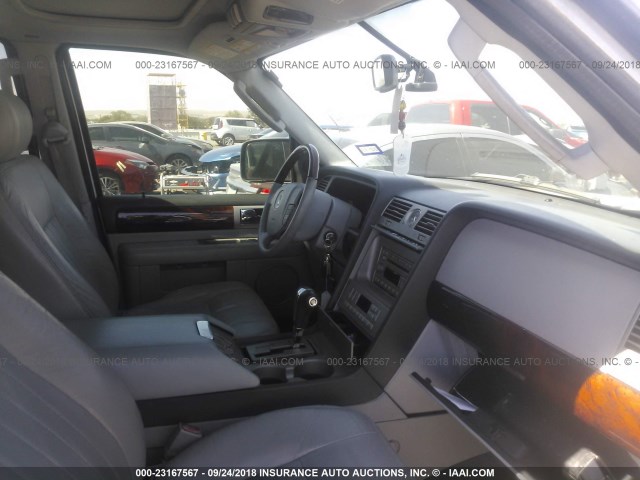 5LMFU275X6LJ01798 - 2006 LINCOLN NAVIGATOR Beyaz fotoğraf 5