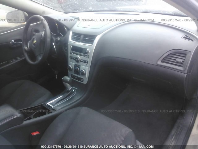 1G1ZC5E05AF245677 - 2010 CHEVROLET MALIBU 1LT 金色 照片 5