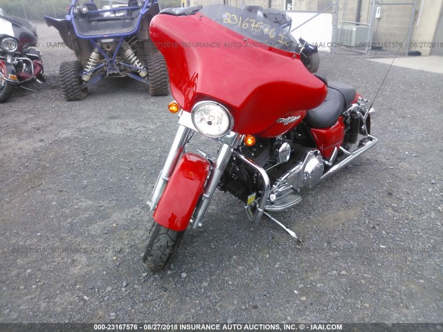 1HD1KB415AB662013 - 2010 HARLEY-DAVIDSON FLHX RED photo 2