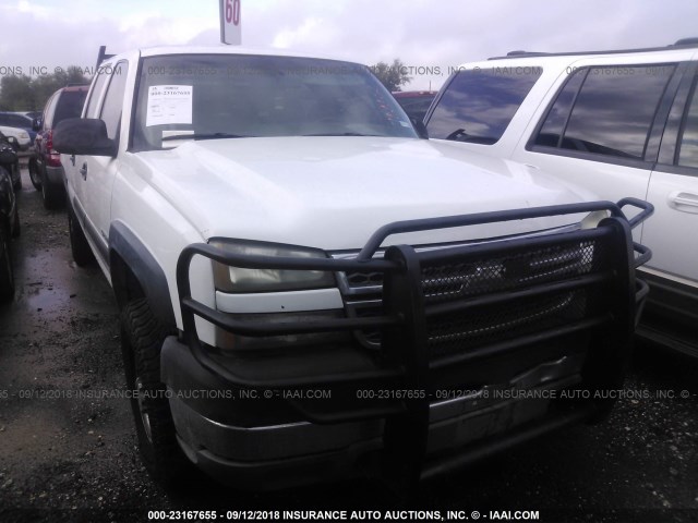 1GCHC23UX5F945420 - 2005 CHEVROLET SILVERADO C2500 HEAVY DUTY WHITE photo 1