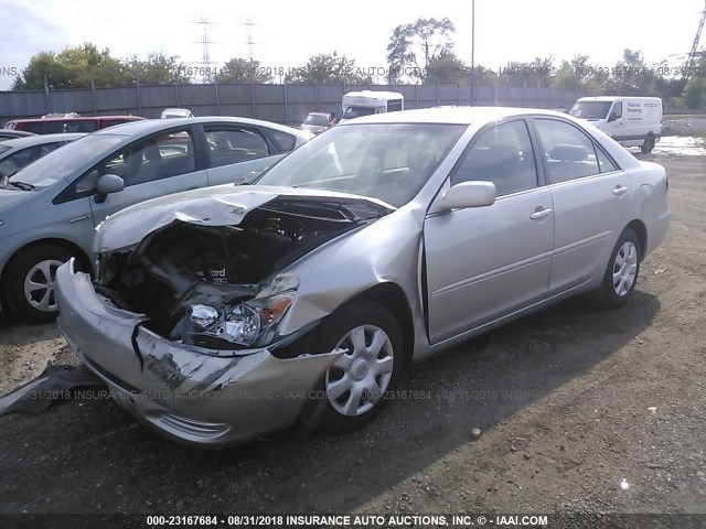 4T1BE32K24U274711 - 2004 TOYOTA CAMRY LE/XLE/SE SILVER photo 2