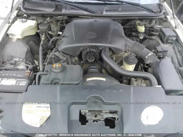 1LNFM81W4WY732170 - 1998 LINCOLN TOWN CAR EXECUTIVE SILVER photo 10