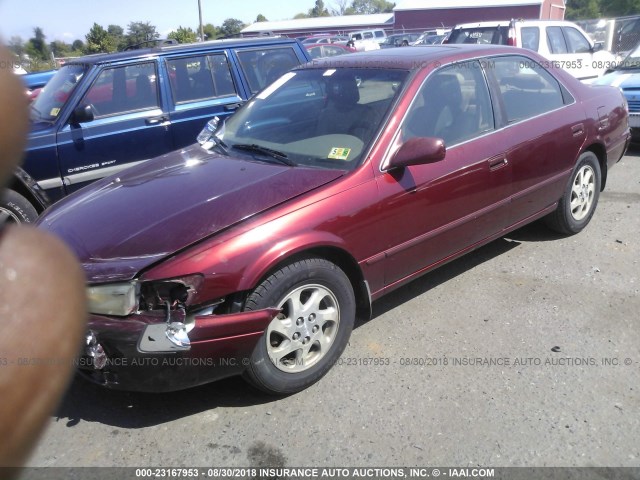 JT2BF28K3X0181932 - 1999 TOYOTA CAMRY LE/XLE BURGUNDY photo 2