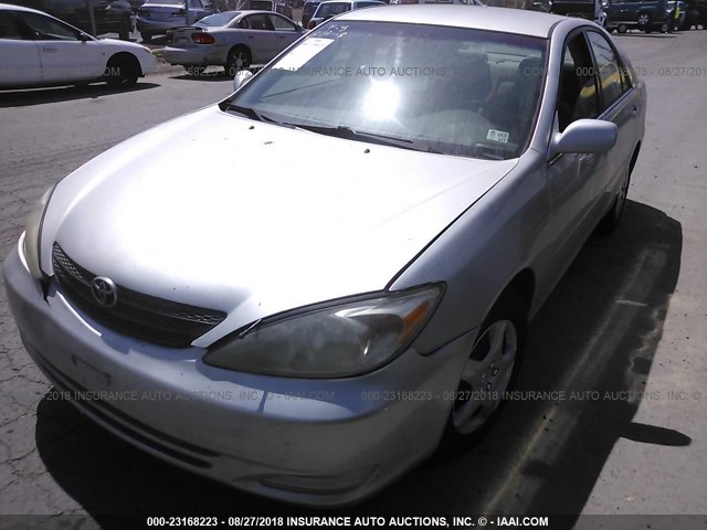 JTDBE32K730238040 - 2003 TOYOTA CAMRY LE/XLE SILVER photo 2