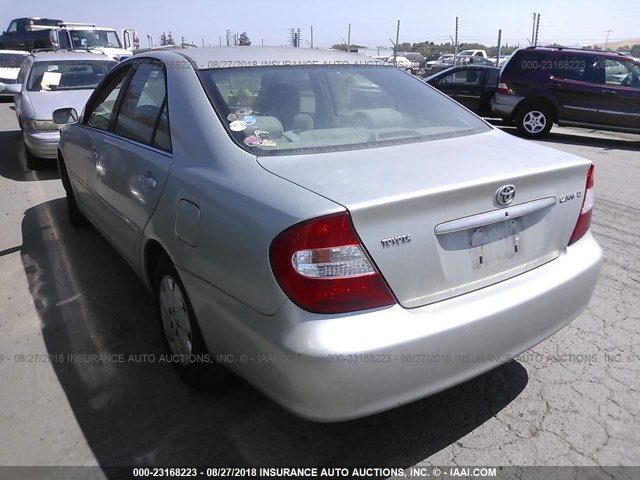 JTDBE32K730238040 - 2003 TOYOTA CAMRY LE/XLE SILVER photo 3