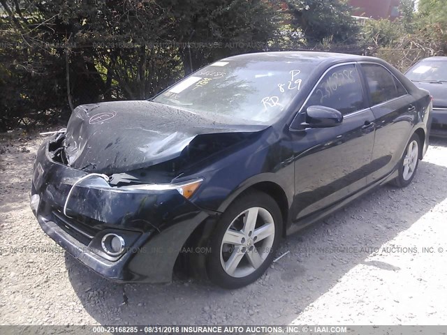 4T1BF1FK2CU183061 - 2012 TOYOTA CAMRY SE/LE/XLE შავი ფოტო 2