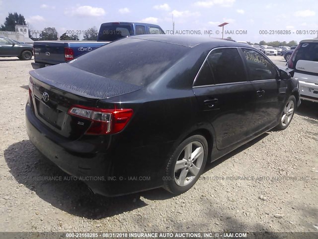 4T1BF1FK2CU183061 - 2012 TOYOTA CAMRY SE/LE/XLE შავი ფოტო 4