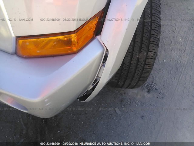 1J8HG48K97C602988 - 2007 JEEP COMMANDER SILVER photo 6